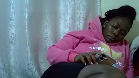DivaDee online show from May 2026 02:12:01 PM