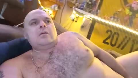 chubbyman40 online show from February 2026 03:48:02 PM