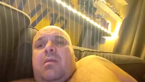 chubbyman40 online show from May 2026 08:03:02 PM
