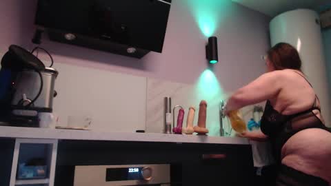 Snapshot of chwerry_b0 chatting on February 2025 09:58:01 PM Jessica online show from February 2025 09:58:01 PM