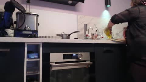 Snapshot of chwerry_b0 chatting on April 2026 12:19:02 AM Jessica online show from April 2026 12:19:02 AM