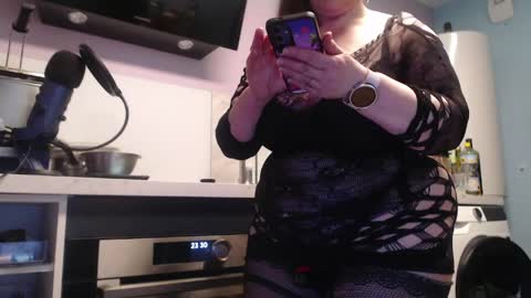 Snapshot of chwerry_b0 chatting on April 2026 09:31:01 PM Jessica online show from April 2026 09:31:01 PM