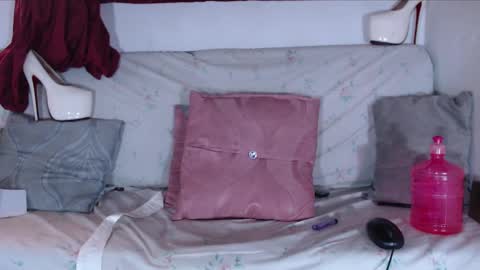 Snapshot of cicimom chatting on December 2024 10:01:02 PM cicimom online show from December 2024 10:01:02 PM