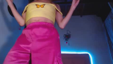 Snapshot of cicimom chatting on February 2026 04:20:01 AM cicimom online show from February 2026 04:20:01 AM