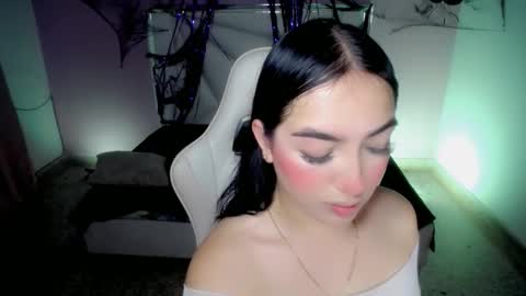 Snapshot of cieloo_ chatting on October 2025 08:21:02 PM CIELO online show from October 2025 08:21:02 PM