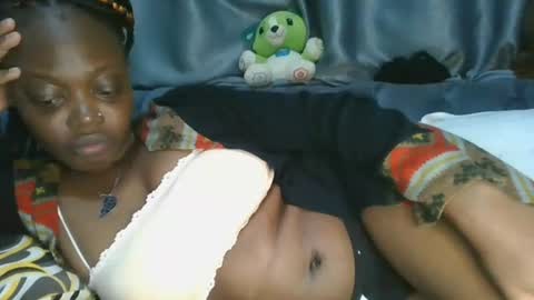 Snapshot of cilia_petite chatting on April 2026 10:54:02 PM cilia petite online show from April 2026 10:54:02 PM