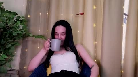 Nia online show from April 2026 01:41:02 PM