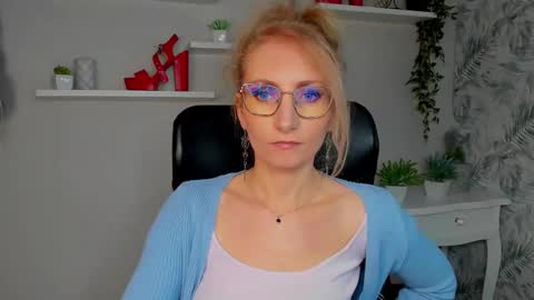 Cinderella online show from March 2026 06:39:01 AM