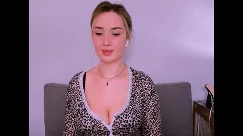 cindyprettywomen online show from April 2026 05:37:01 PM