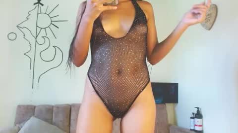 cinna__ online show from September 2025 04:45:01 PM