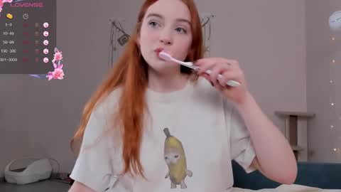 Snapshot of cinnabongirls chatting on December 2024 01:55:02 AM Maddy online show from December 2024 01:55:02 AM