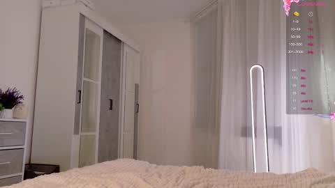 Snapshot of cinnabongirls chatting on September 2025 05:44:01 AM Maddy online show from September 2025 05:44:01 AM