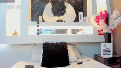 Cinthya  online show from September 2025 12:08:02 PM