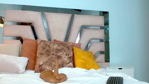 Snapshot of cintia_hills chatting on January 2025 08:32:02 AM Cintia Hills online show from January 2025 08:32:02 AM