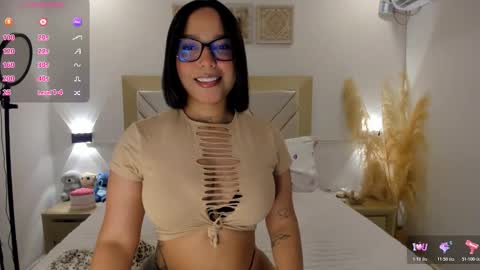 Snapshot of cl4ire chatting on January 2026 12:02:01 AM Claire 3 online show from January 2026 12:02:01 AM