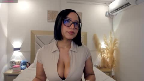 Snapshot of cl4ire chatting on January 2026 04:07:02 AM Claire 3 online show from January 2026 04:07:02 AM