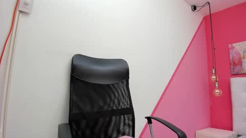 claire aristizabal online show from February 2025 03:53:01 AM