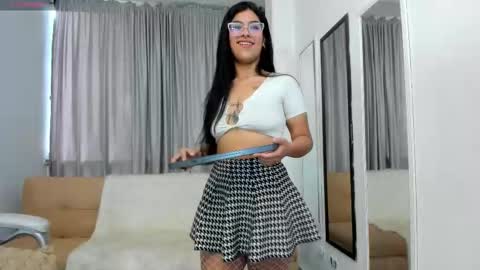 claire aristizabal online show from October 2025 08:20:01 PM