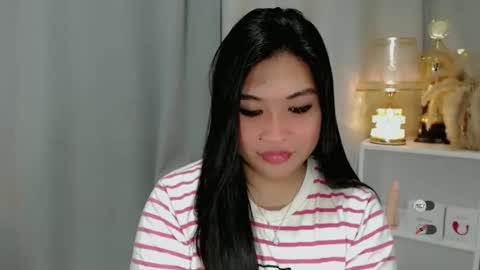Snapshot of claire_wntr chatting on April 2026 05:30:01 PM CLAIRE online show from April 2026 05:30:01 PM