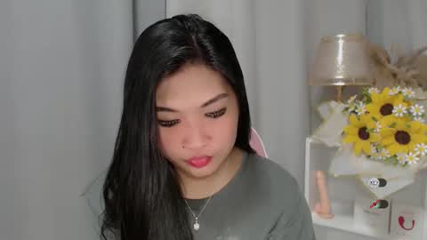 Snapshot of claire_wntr chatting on May 2026 05:47:01 AM CLAIRE online show from May 2026 05:47:01 AM