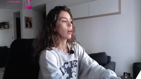 clairevarhol online show from October 2025 10:13:01 AM