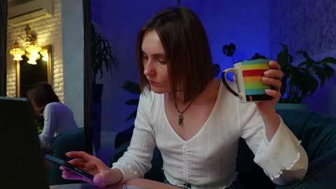 Snapshot of clara_bendover chatting on April 2026 06:31:02 PM Clara online show from April 2026 06:31:02 PM