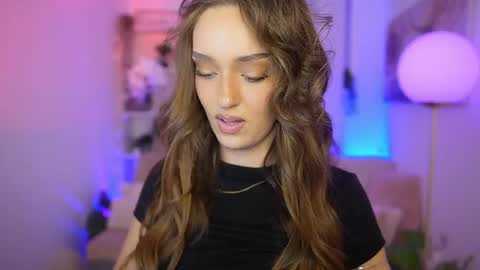 Clara smile online show from December 2025 07:54:02 PM