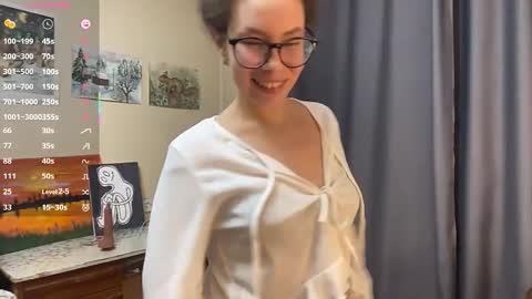 Selena online show from March 2026 02:39:02 PM