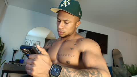 Snapshot of clark_strong chatting on January 2025 07:34:01 PM clark_strong online show from January 2025 07:34:01 PM