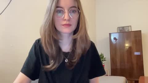 Snapshot of classyandgirly chatting on December 2024 08:10:02 PM classyandgirly online show from December 2024 08:10:02 PM