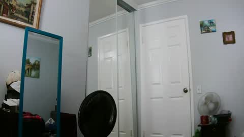 Claudia online show from February 2025 03:58:02 PM