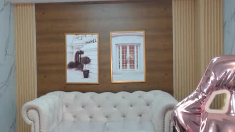 Claudina  online show from October 2025 01:56:01 PM