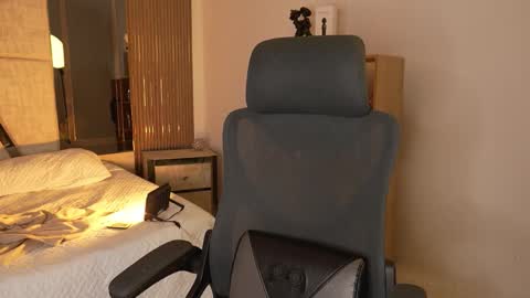 Snapshot of cleeoadams_ chatting on December 2025 04:42:02 AM Cleo Adams online show from December 2025 04:42:02 AM