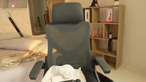 Snapshot of cleeoadams_ chatting on December 2025 05:58:02 AM Cleo Adams online show from December 2025 05:58:02 AM