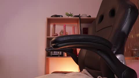 Snapshot of cleeoadams_ chatting on April 2026 04:57:01 AM Cleo Adams online show from April 2026 04:57:01 AM