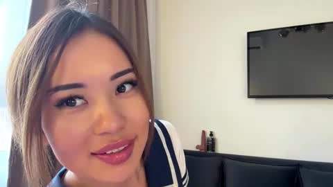 Lili online show from July 2026 01:32:01 PM