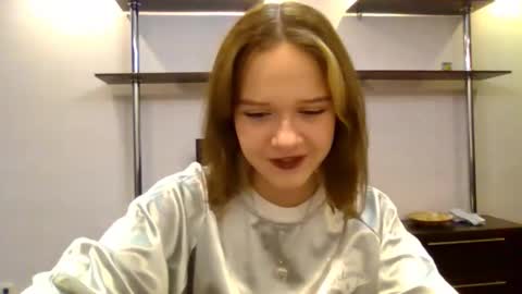 Snapshot of clementinaaures chatting on November 2025 01:33:02 PM clementinaaures online show from November 2025 01:33:02 PM