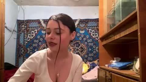 Mia online show from April 2026 11:12:01 AM