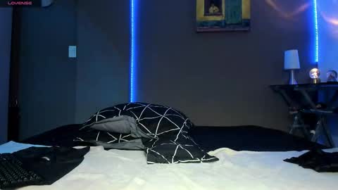 Snapshot of cleosexxx chatting on March 2026 01:34:01 AM cleo y maikol online show from March 2026 01:34:01 AM