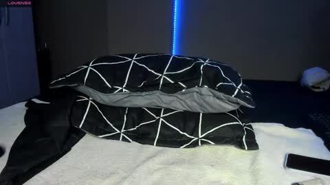 Snapshot of cleosexxx chatting on March 2026 01:38:01 PM cleo y maikol online show from March 2026 01:38:01 PM
