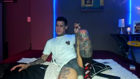 Snapshot of cleosexxx chatting on March 2026 01:53:02 AM cleo y maikol online show from March 2026 01:53:02 AM