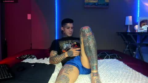 Snapshot of cleosexxx chatting on March 2026 05:35:02 AM cleo y maikol online show from March 2026 05:35:02 AM