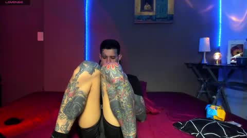 Snapshot of cleosexxx chatting on March 2026 01:39:02 AM cleo y maikol online show from March 2026 01:39:02 AM
