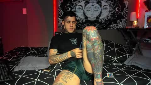 Snapshot of cleosexxx chatting on April 2026 06:36:02 AM cleo y maikol online show from April 2026 06:36:02 AM