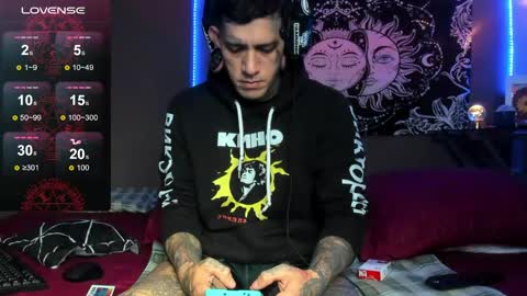 Snapshot of cleosexxx chatting on April 2026 03:28:01 AM cleo y maikol online show from April 2026 03:28:01 AM