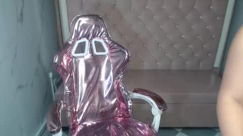 Snapshot of clhoe_b chatting on February 2026 08:04:01 PM Clhoe online show from February 2026 08:04:01 PM