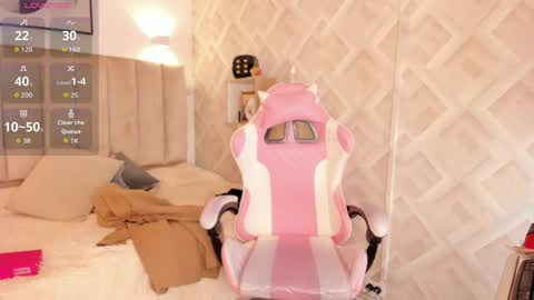 clhoe_johnson_ online show from April 2026 12:50:02 PM