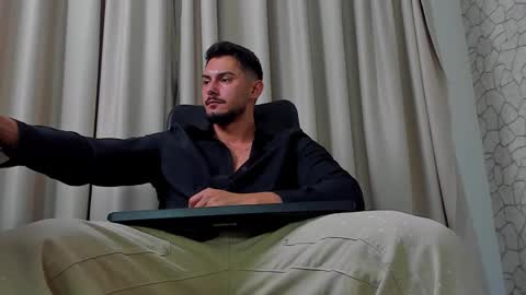 Snapshot of clintmasterss chatting on September 2025 05:01:02 AM ClintMasterss online show from September 2025 05:01:02 AM