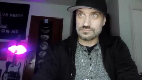 Snapshot of clintwood12 chatting on January 2026 11:42:01 PM chad online show from January 2026 11:42:01 PM