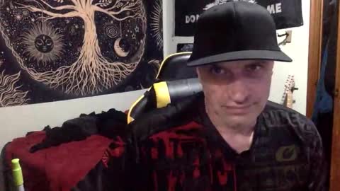 Snapshot of clintwood12 chatting on January 2026 07:11:01 PM chad online show from January 2026 07:11:01 PM